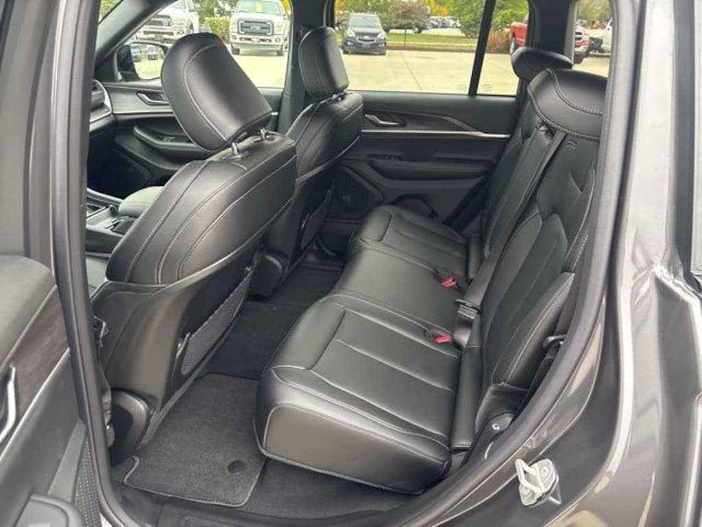 New 2025 Jeep Grand Cherokee Limited Sport Utility