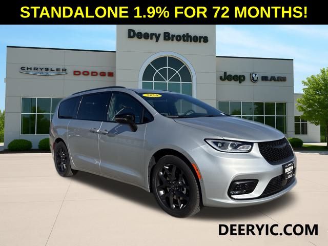 2026 Chrysler Pacifica Limited's photo