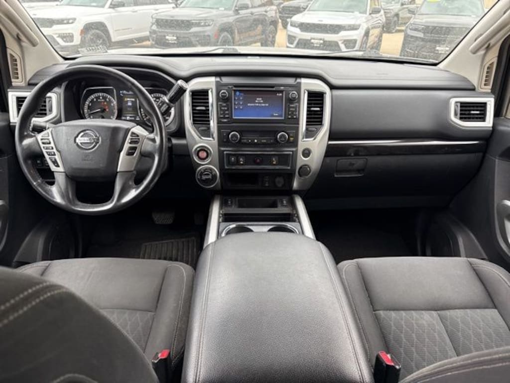 Used 2017 Nissan Titan SV 4x4 Truck Crew Cab