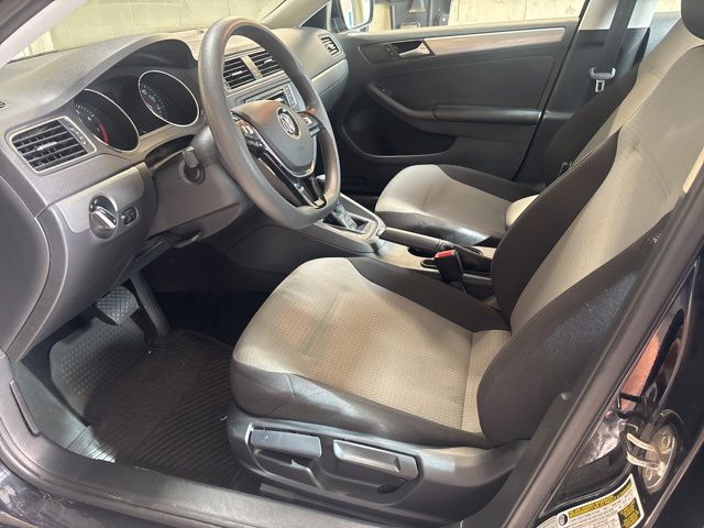 3VW2B7AJ6HM393138