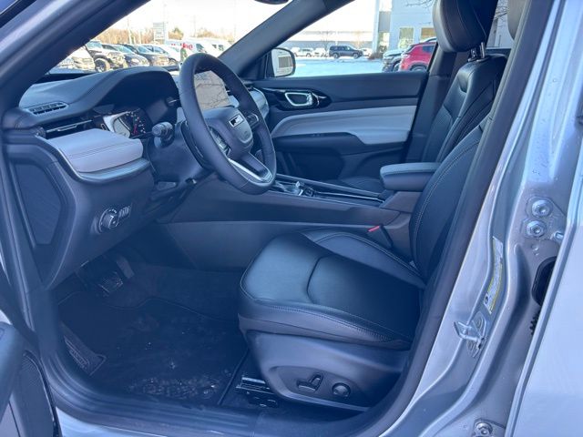 2025 Jeep Compass Limited photo 2