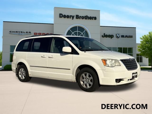 2010 Chrysler Town & Country Touring's photo