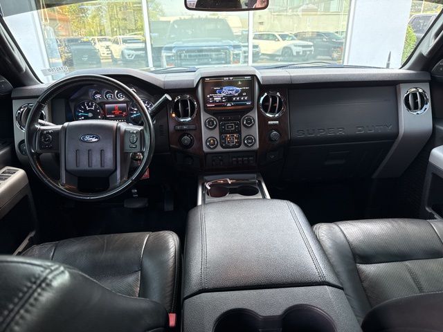 2013 Ford F-350 Lariat photo 2