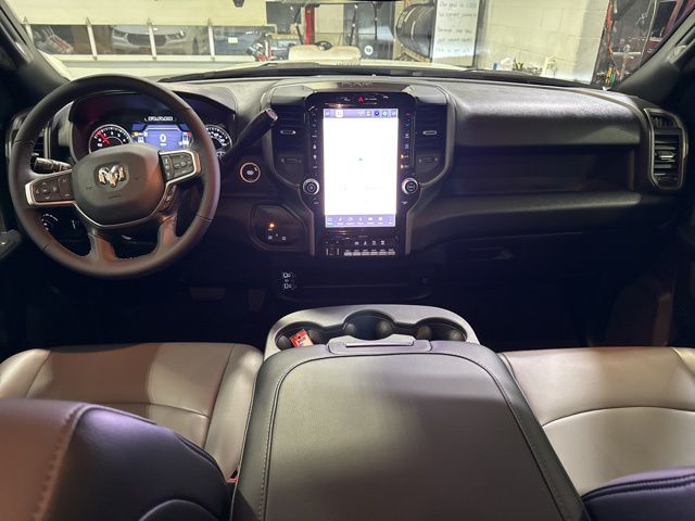 2025 Ram 2500 Tradesman photo 2