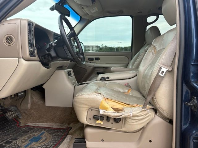 Used 2001 Chevrolet Suburban Base with VIN 3GNFK16T31G288936 for sale in Iowa City, IA