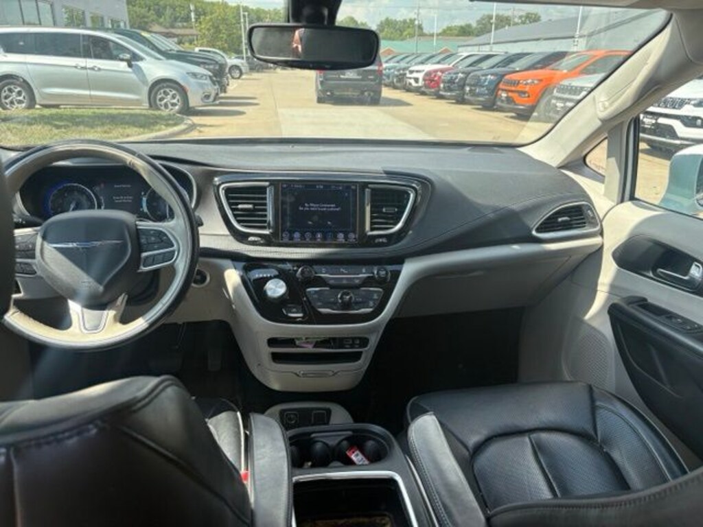 Used 2019 Chrysler Pacifica Limited Van Passenger Van