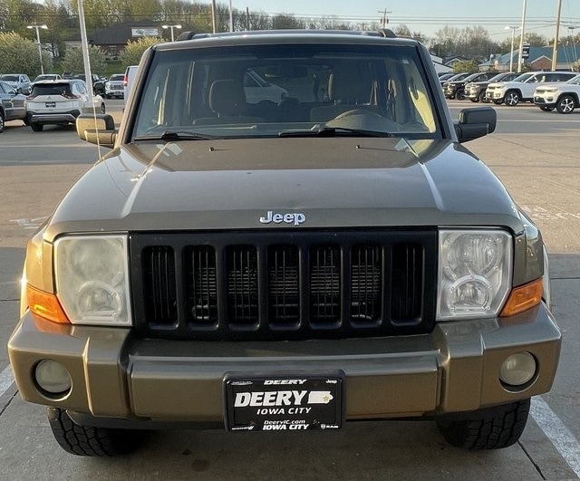 Used 2009 Jeep Commander Sport with VIN 1J8HG48K29C519180 for sale in Iowa City, IA