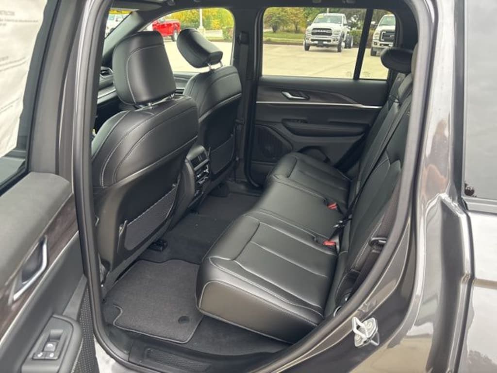 New 2025 Jeep Grand Cherokee Limited Sport Utility