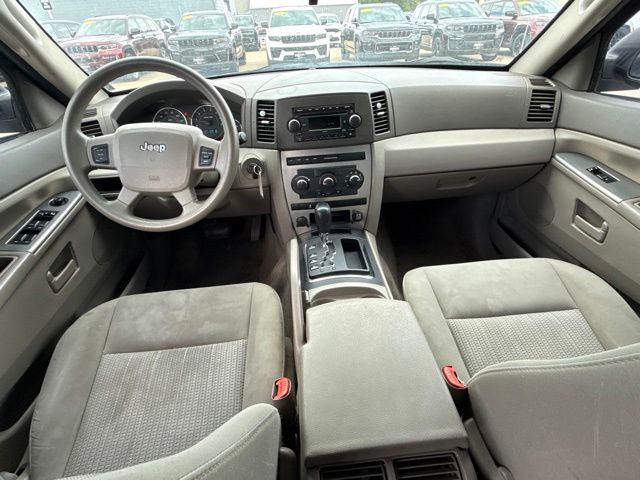Used 2007 Jeep Grand Cherokee Laredo with VIN 1J8GR48K27C616284 for sale in Iowa City, IA