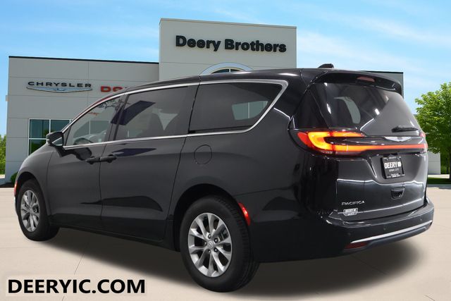 2026 Chrysler Pacifica Select - Photo 26
