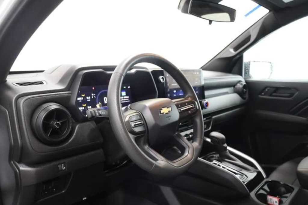 Used 2025 Chevrolet Colorado WT Truck Crew Cab
