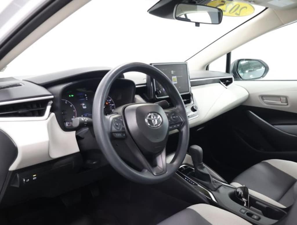 Used 2025 Toyota Corolla LE Sedan