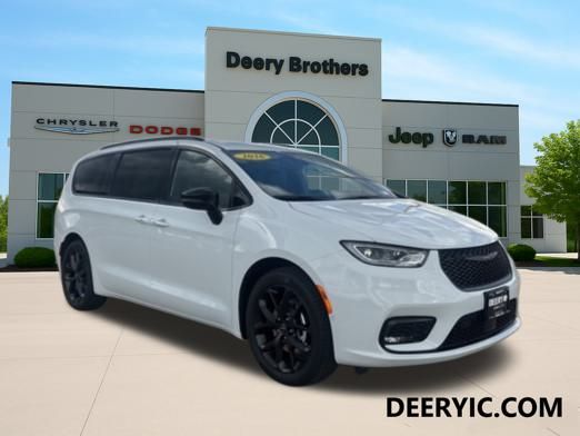 2026 Chrysler Pacifica Limited's photo