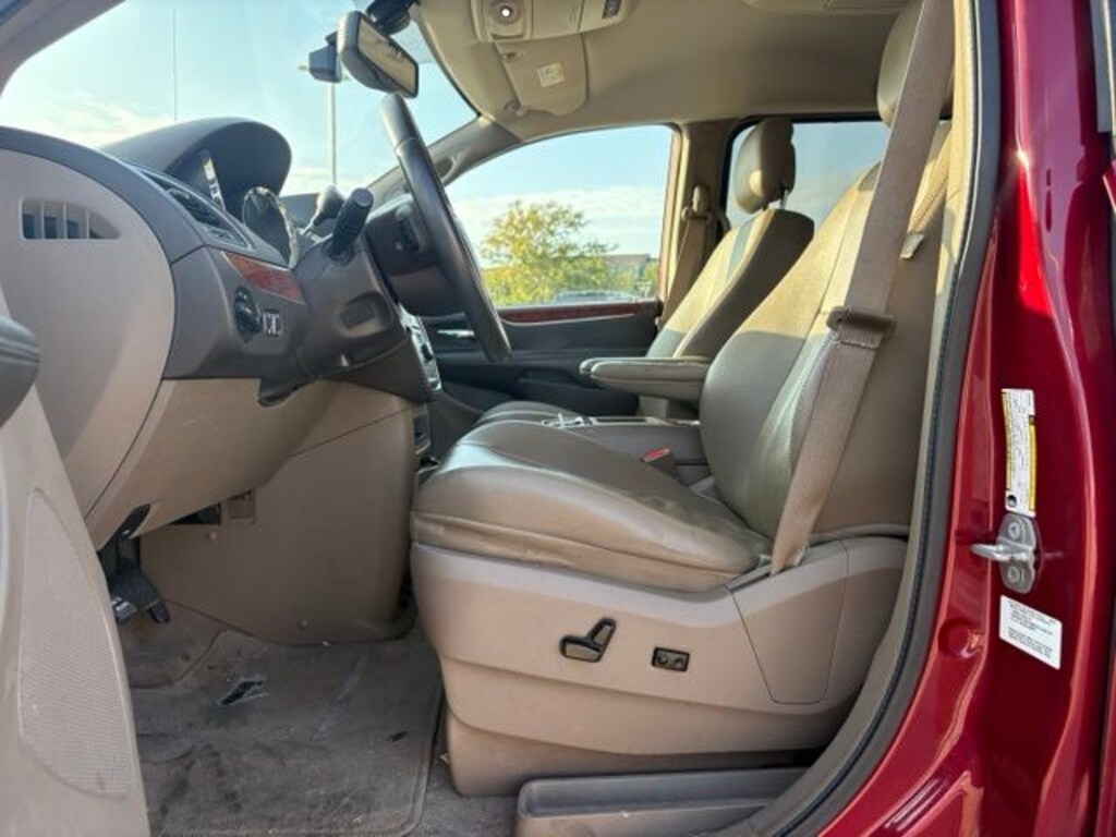 Used 2014 Chrysler Town & Country Touring Van
