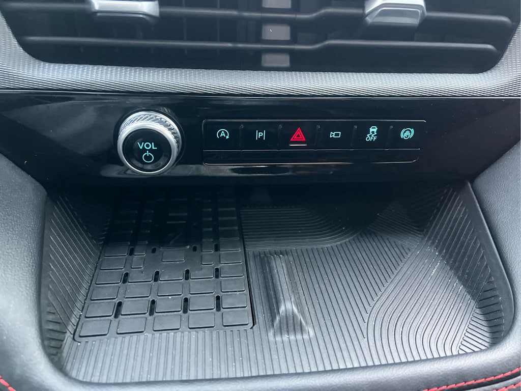 2025 Ford Explorer ST - Photo 32