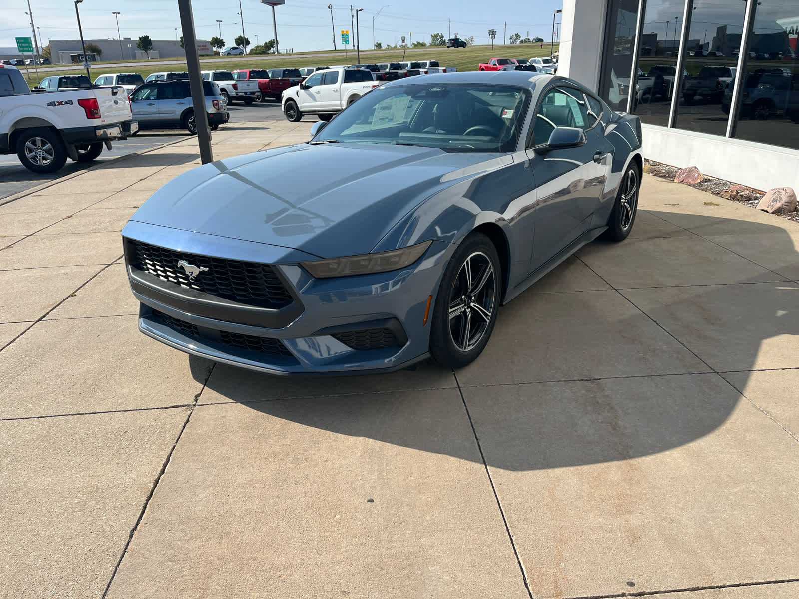 2025 Ford Mustang photo 3