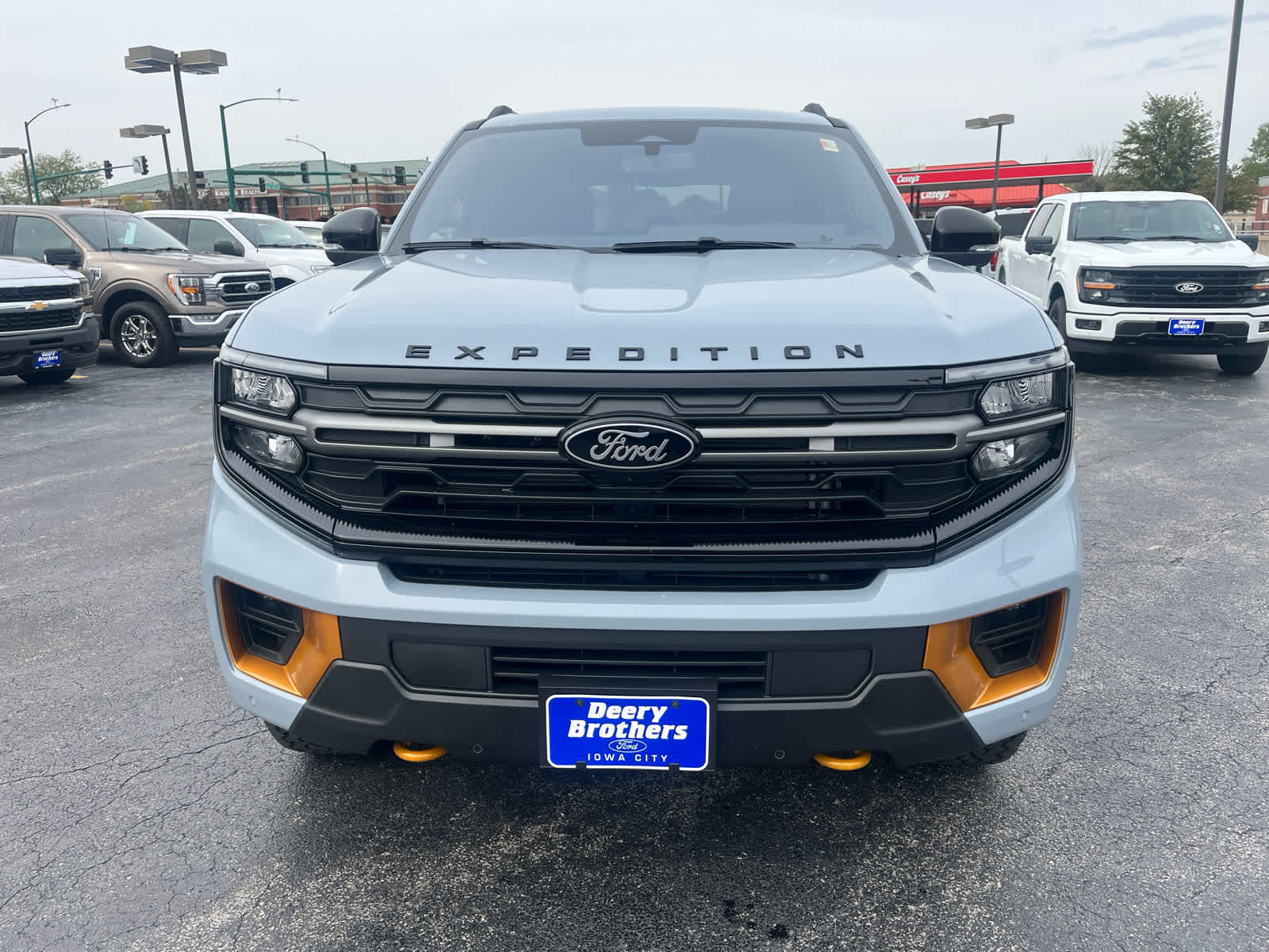 2025 Ford Expedition photo 3