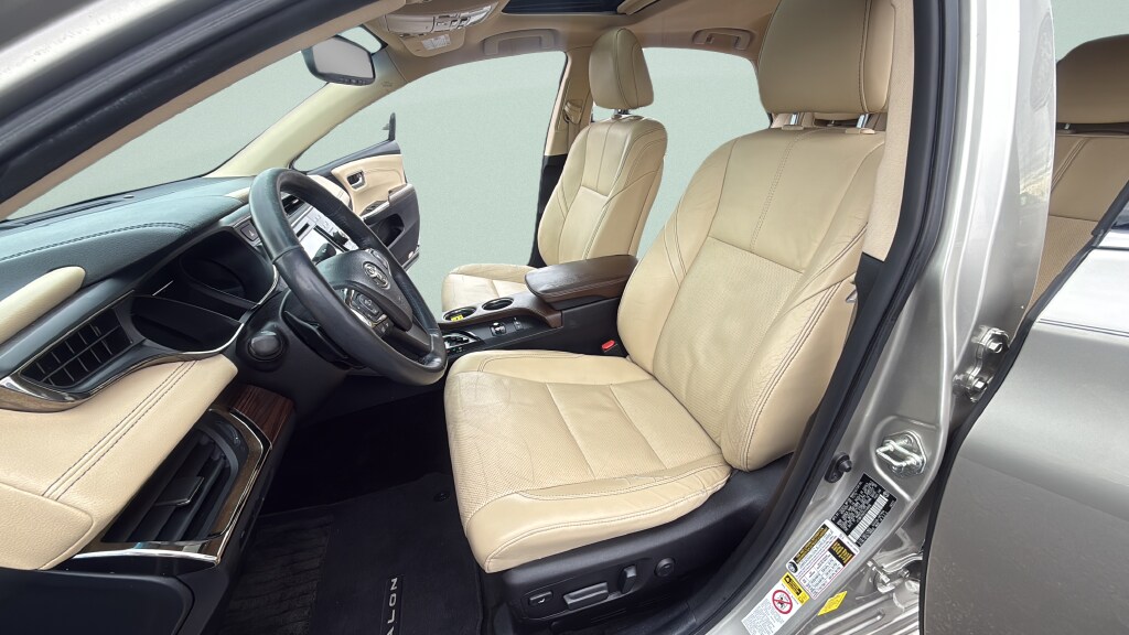 Used 2015 Toyota Avalon Limited Sedan