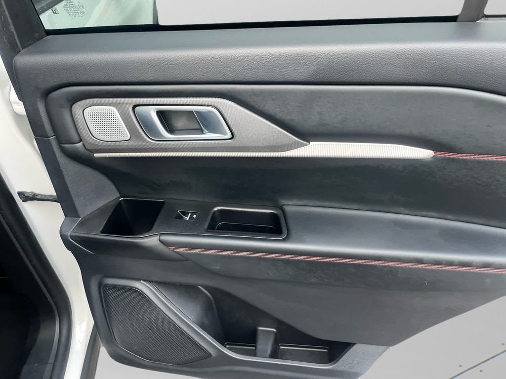 2025 Ford Explorer ST - Photo 19