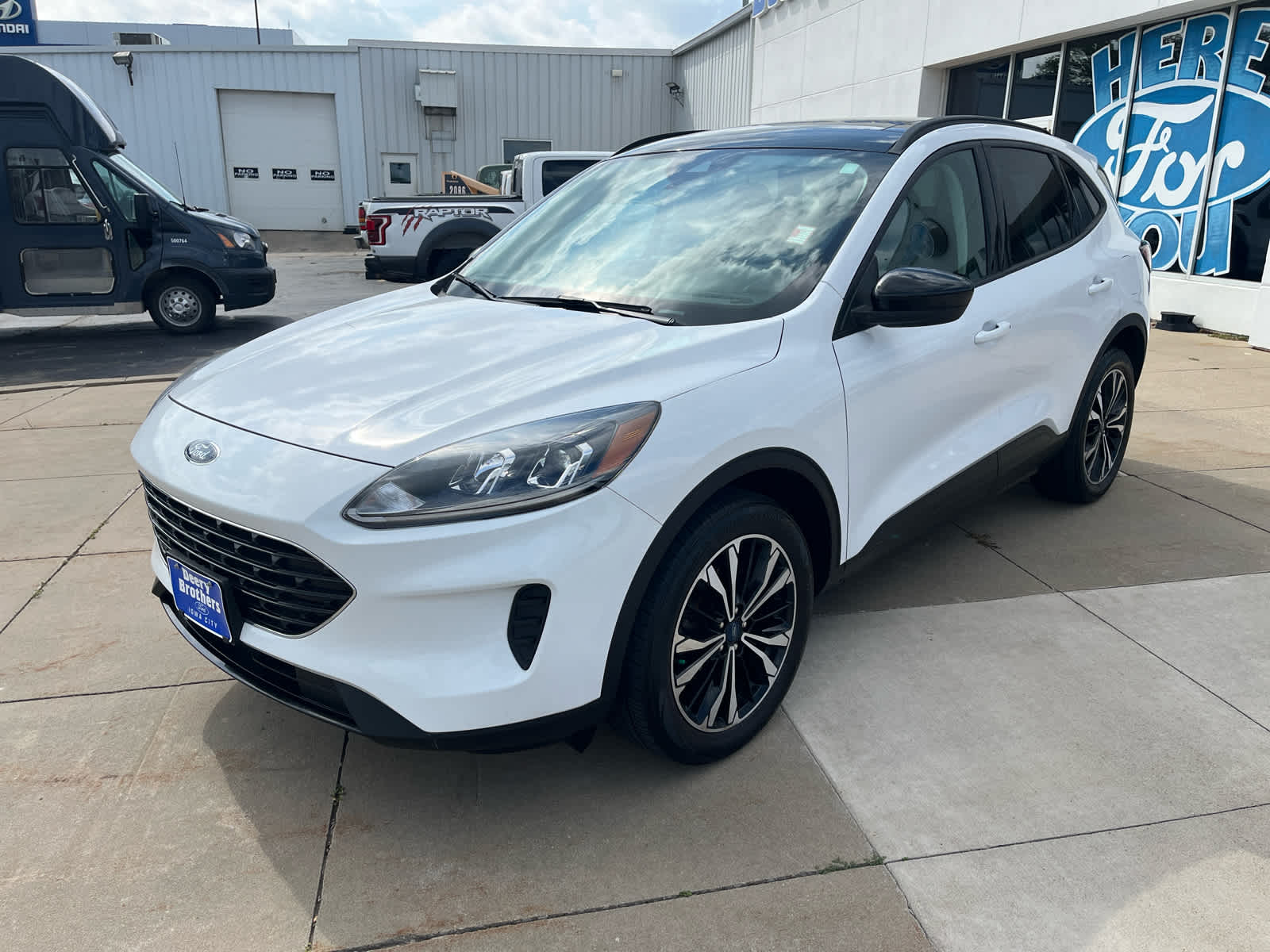 2022 Ford Escape SE photo 4