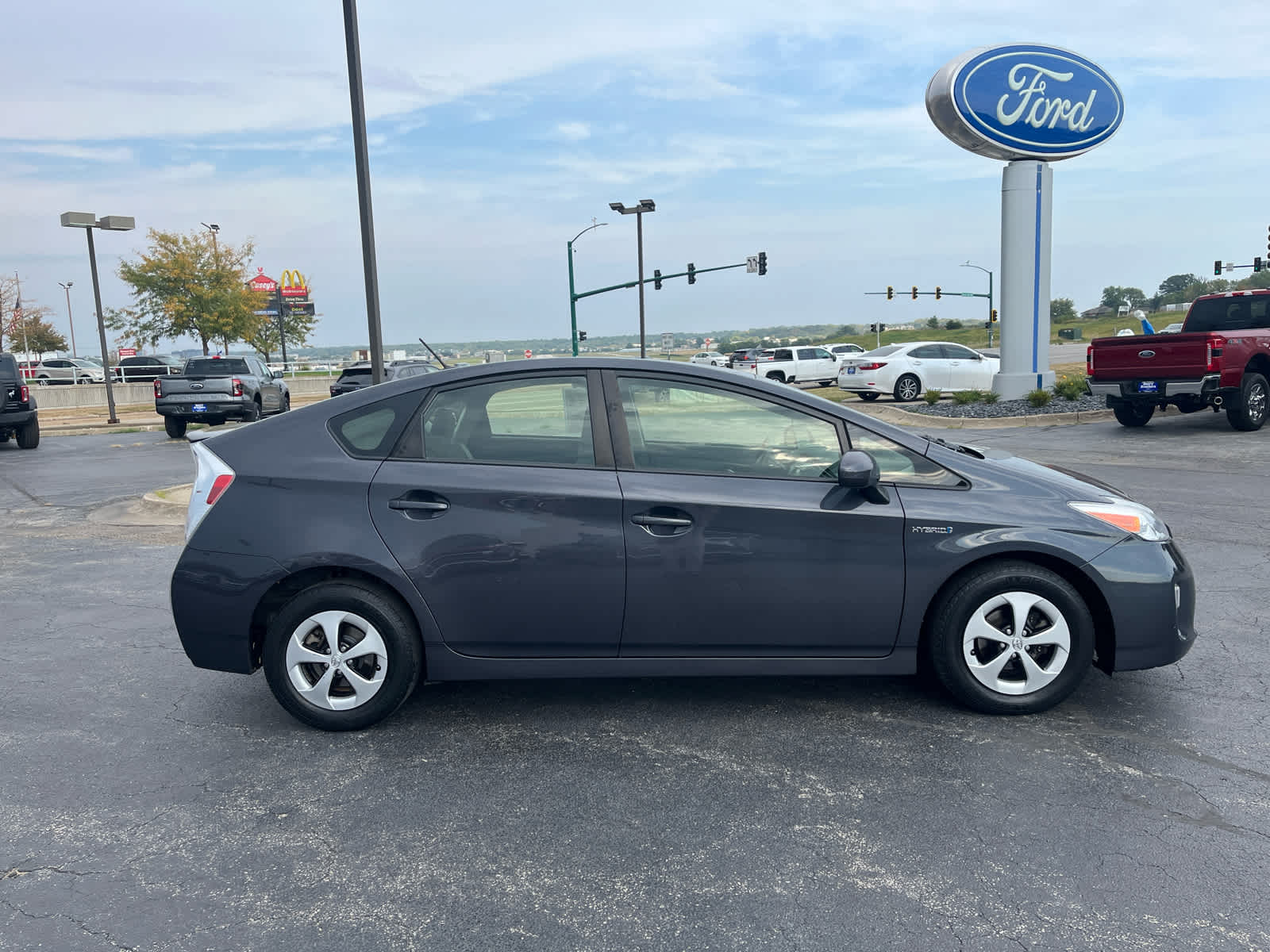 2013 Toyota Prius Three photo 2