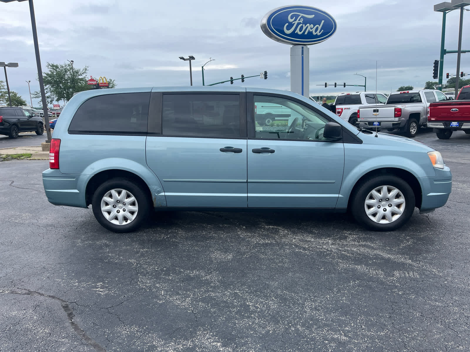 Used 2008 Chrysler Town & Country LX with VIN 2A8HR44H78R748688 for sale in Iowa City, IA