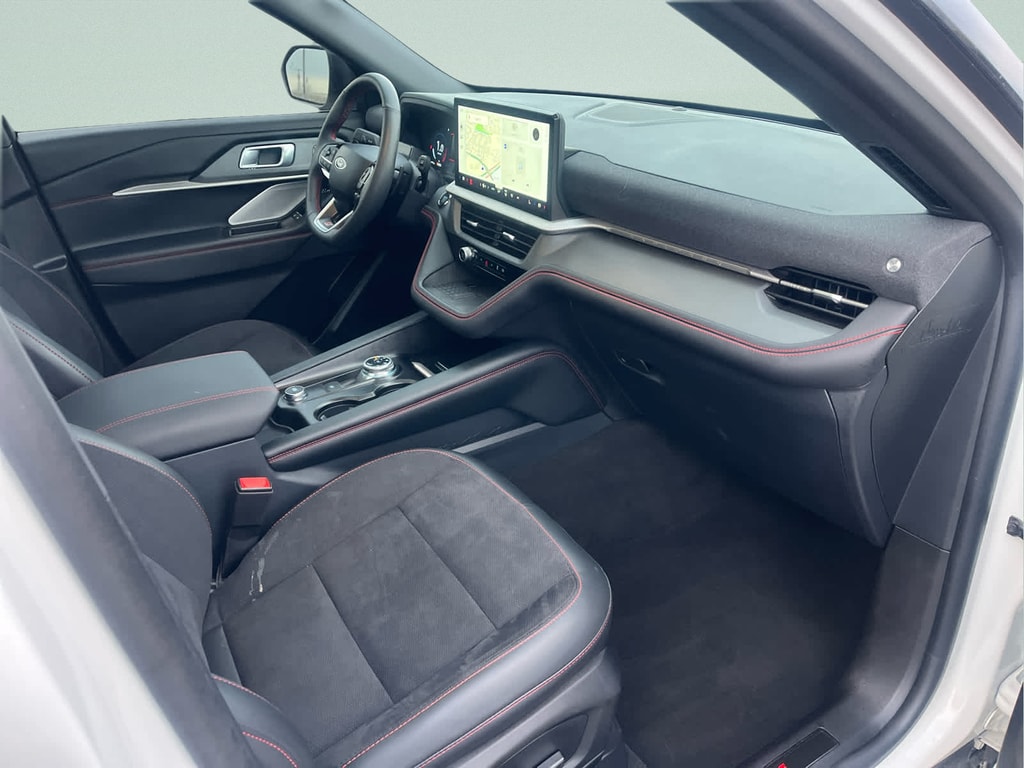 2025 Ford Explorer ST - Photo 13