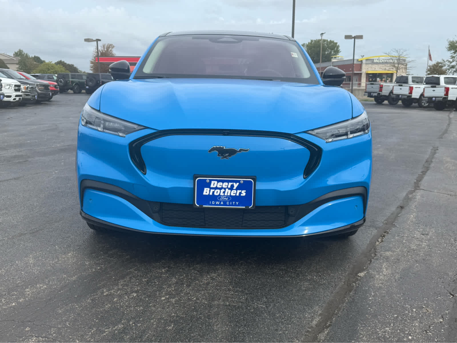 2022 Ford Mustang Mach-E Premium photo 2