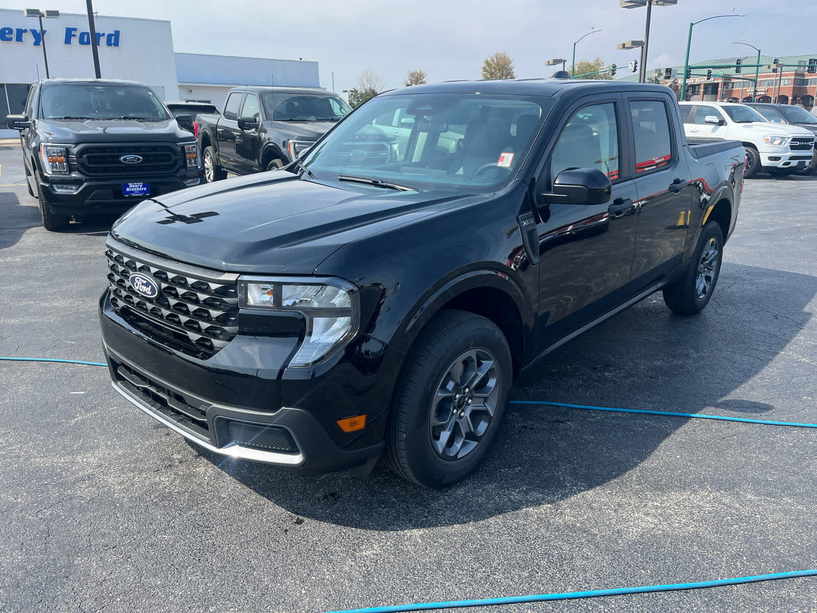 2025 Ford Maverick XLT photo 3