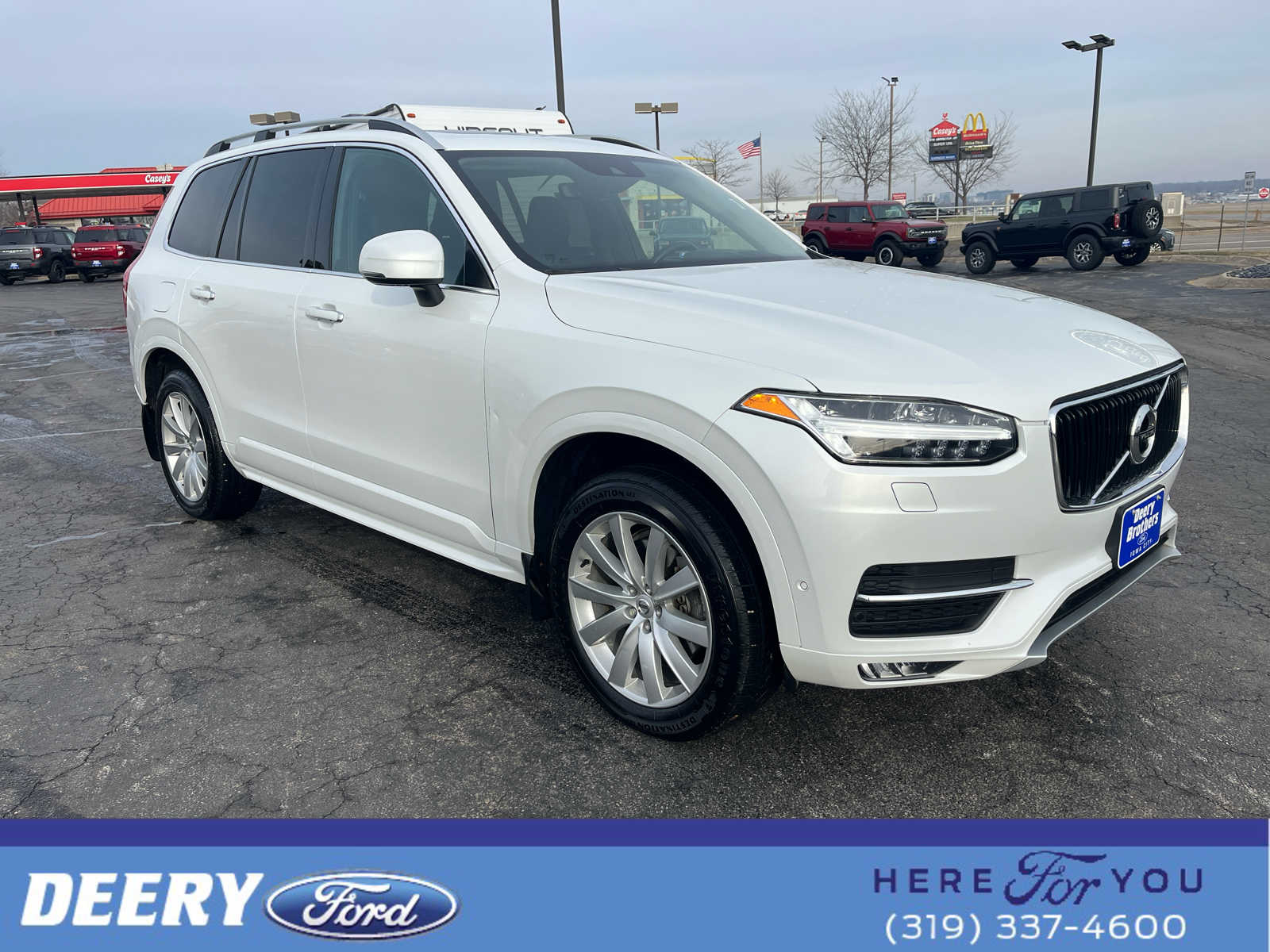 2019 Volvo XC90 Momentum's photo