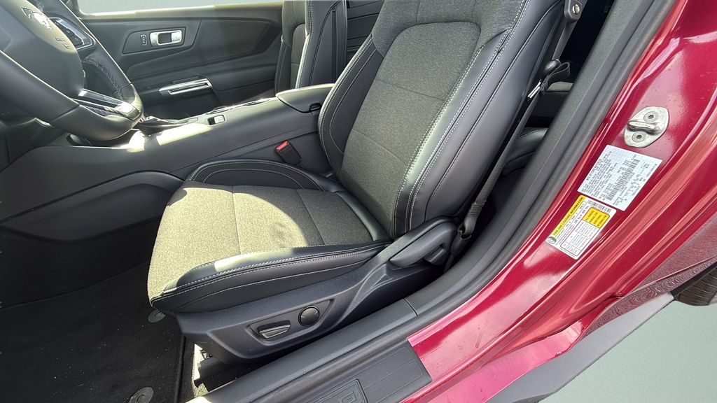 2026 Ford Mustang EcoBoost Fastback - Photo 17