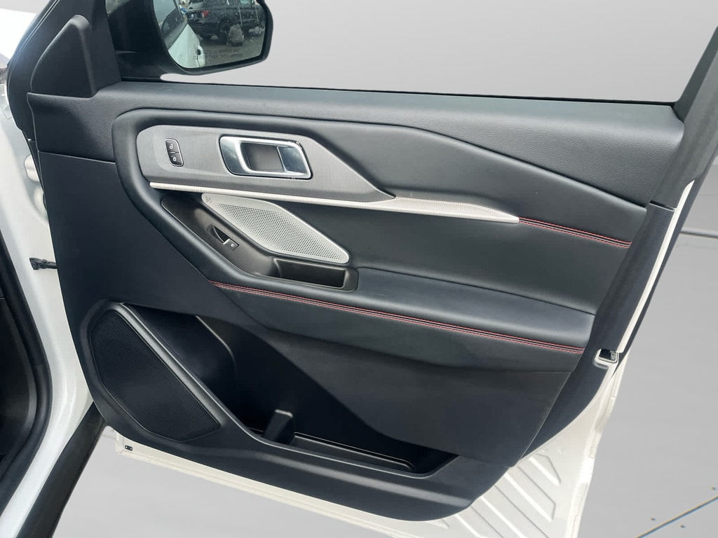 2025 Ford Explorer ST - Photo 14