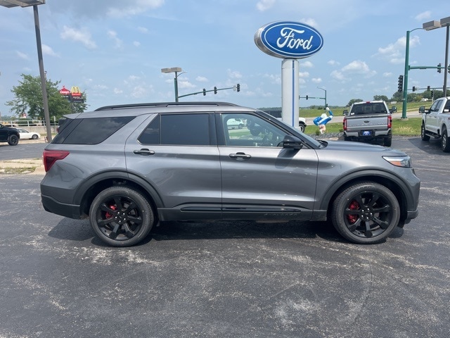 Used 2022 Ford Explorer ST with VIN 1FM5K8GC2NGB98475 for sale in Iowa City, IA