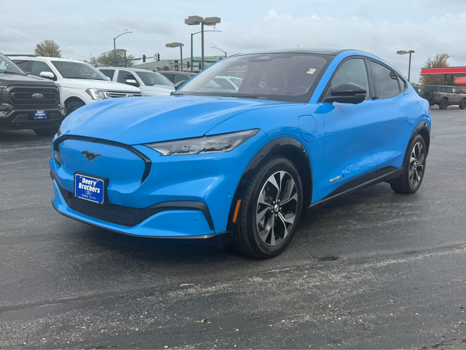 2022 Ford Mustang Mach-E Premium photo 3