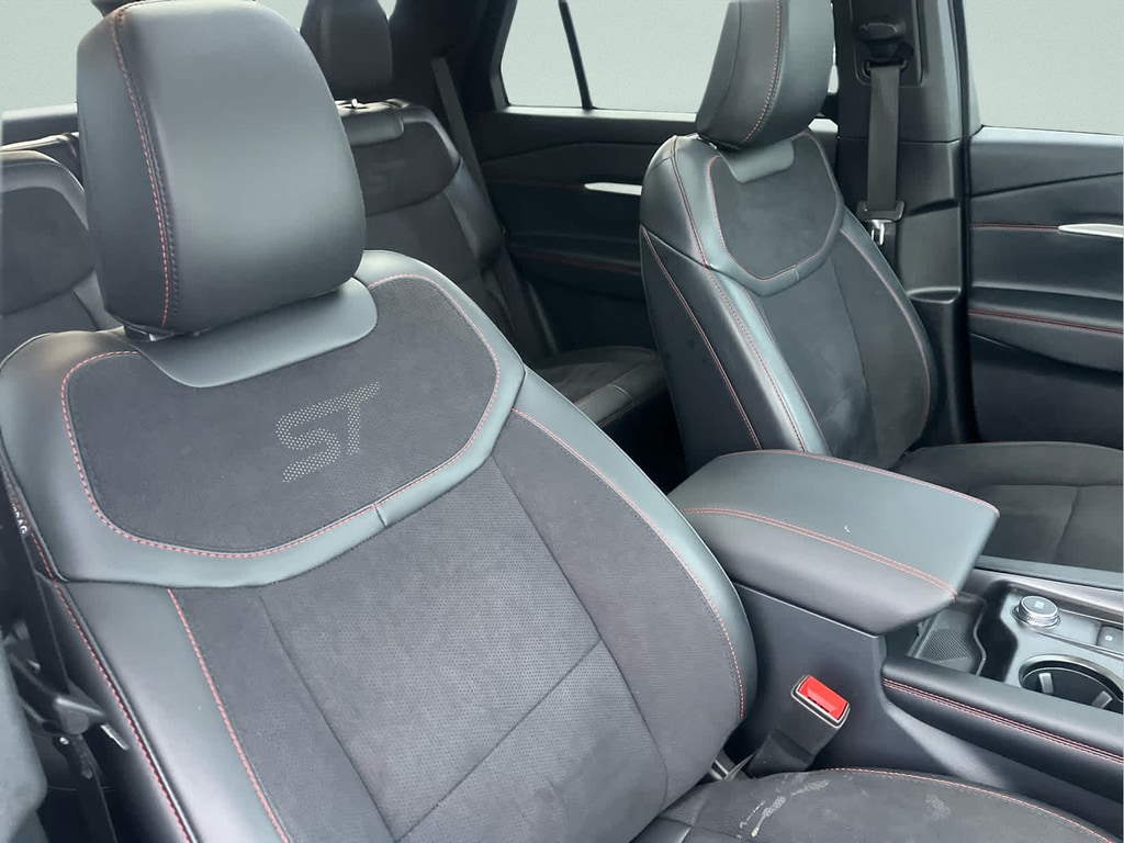 2025 Ford Explorer ST - Photo 15