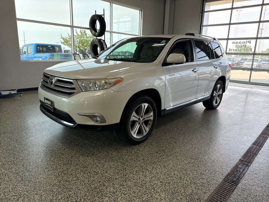 Used 2011 Toyota Highlander Limited with VIN 5TDDK3EH4BS092824 for sale in Waukee, IA