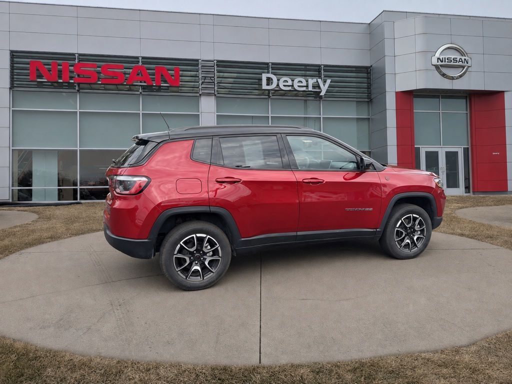 2025 Jeep Compass Trailhawk - Photo 15