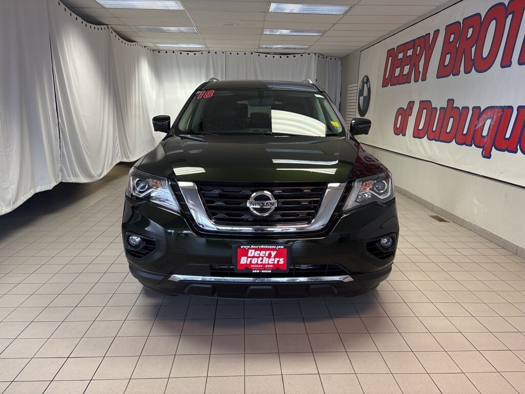 2018 Nissan Pathfinder Platinum photo 2