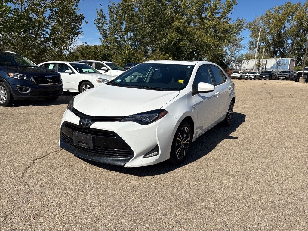 2019 Toyota Corolla XLE XSE photo 3
