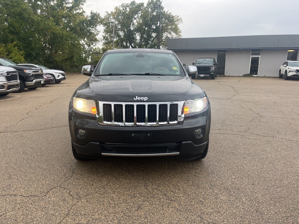 2011 Jeep Grand Cherokee Overland photo 2