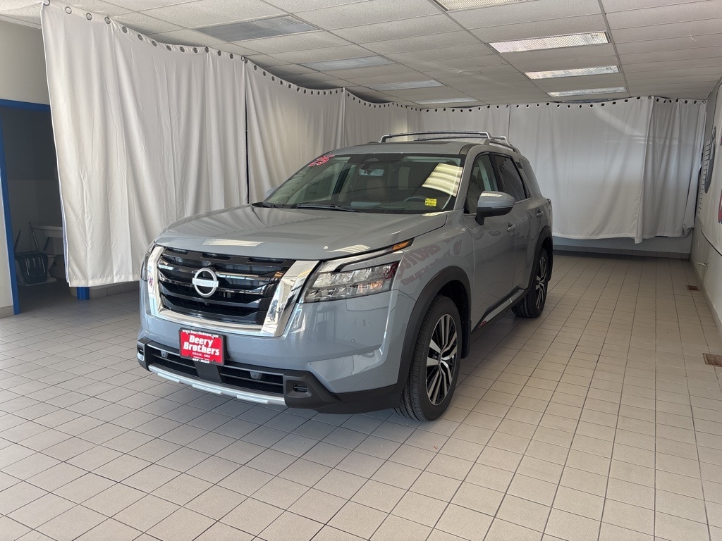 New 2025 Nissan Pathfinder Platinum SUV