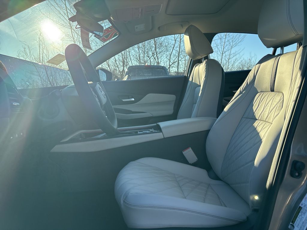 2026 Nissan Sentra SL - Photo 6