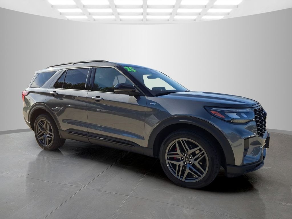 Used 2025 Ford Explorer ST-Line SUV