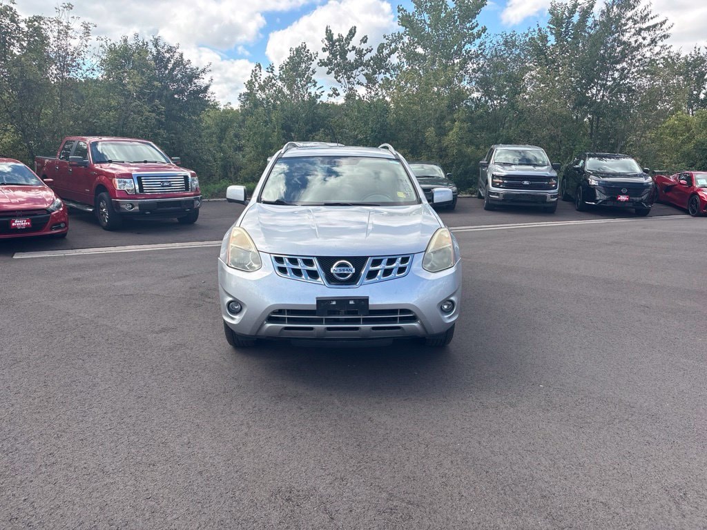Used 2013 Nissan Rogue SV with VIN JN8AS5MV1DW610742 for sale in Dubuque, IA