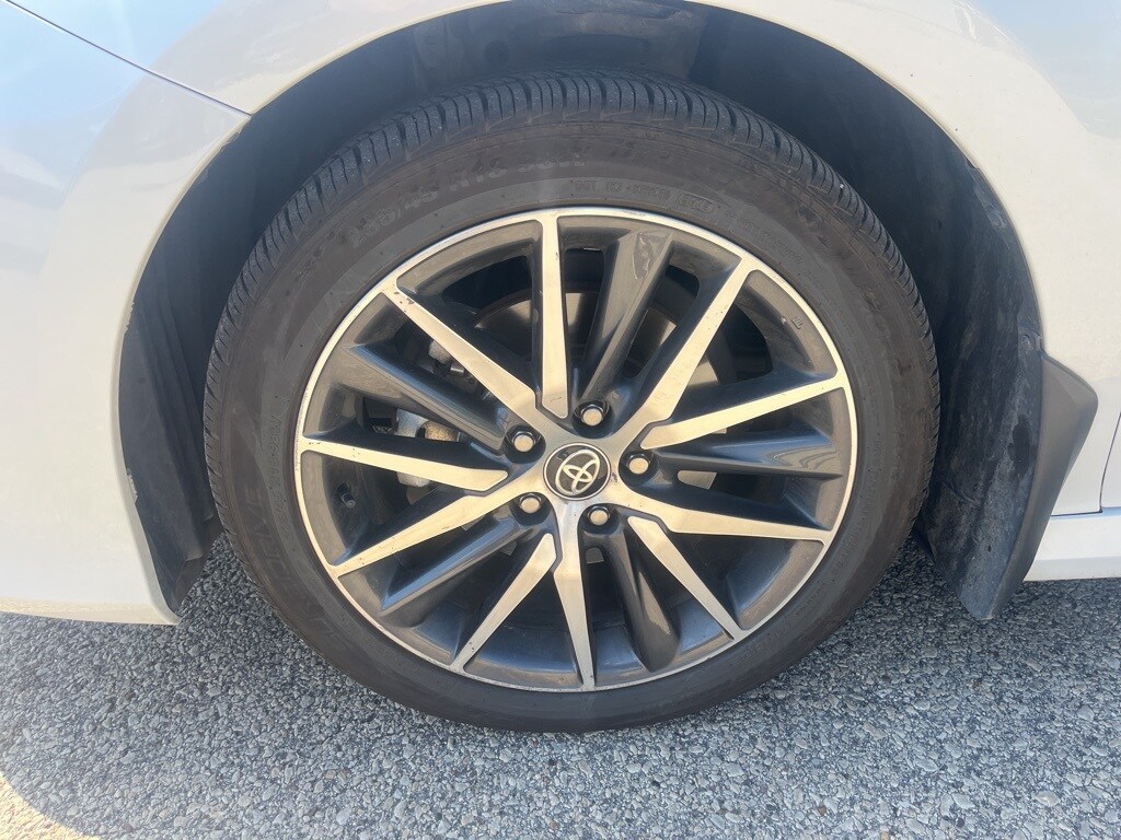 2023 Toyota Camry SE photo 3