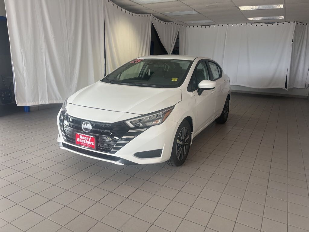 New 2025 Nissan Versa 1.6 SV Sedan