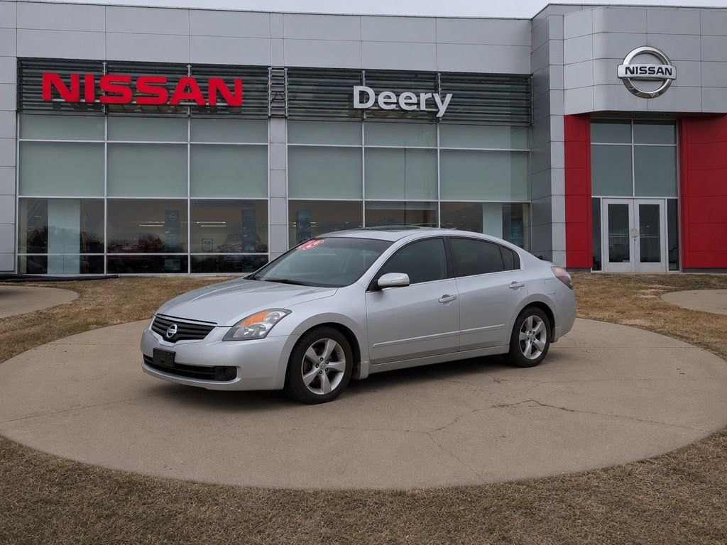 Used 2009 Nissan Altima 3.5 SE Sedan