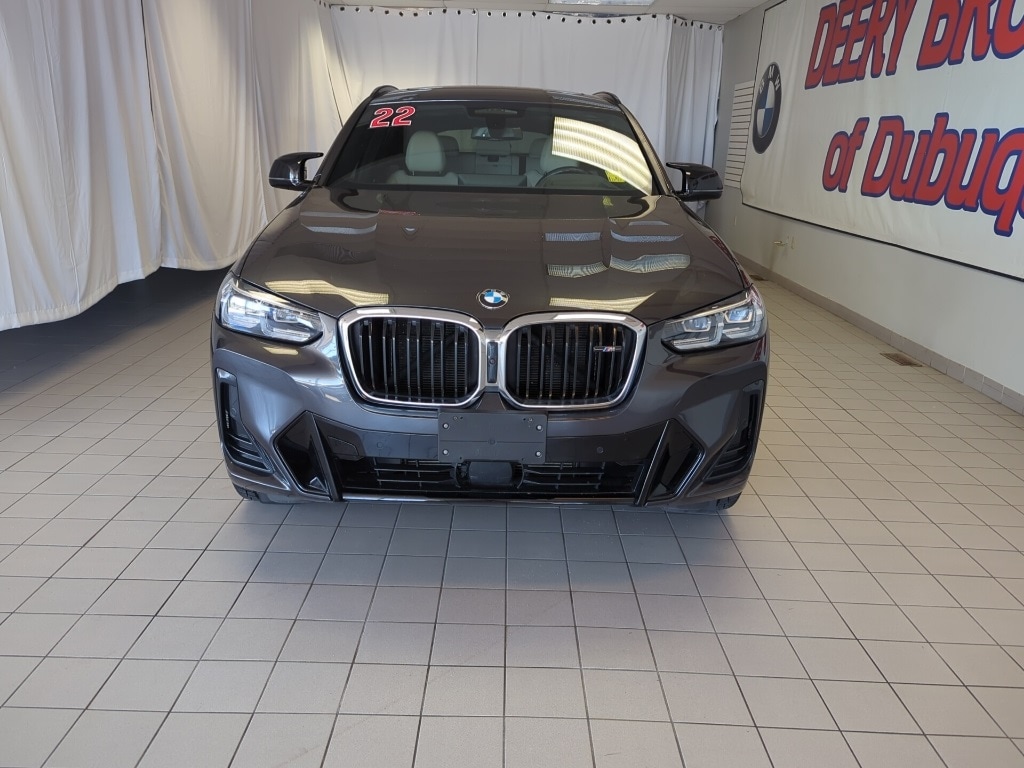 Used 2022 BMW X4 M40i with VIN 5UX43DT03N9K76198 for sale in Dubuque, IA