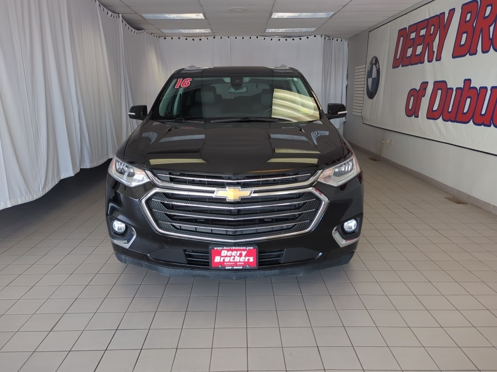 Used 2019 Chevrolet Traverse Premier with VIN 1GNEVKKW9KJ302329 for sale in Dubuque, IA