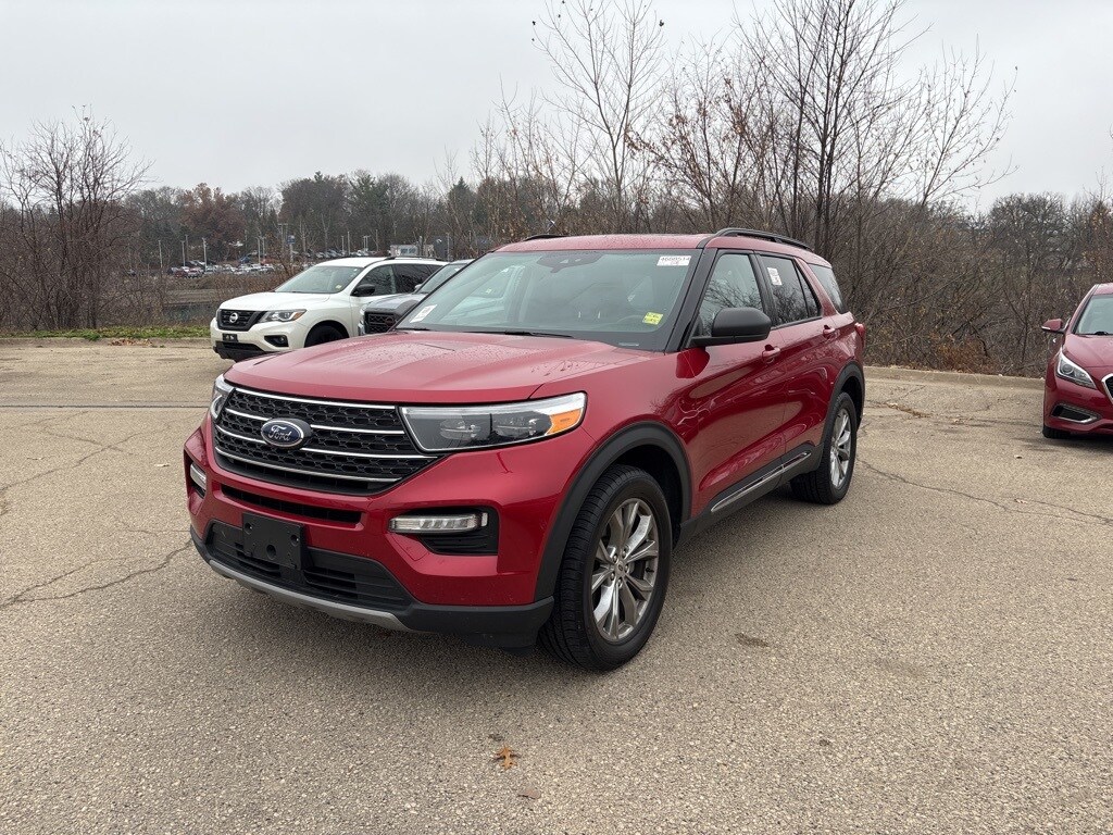 2021 Ford Explorer XLT photo 2